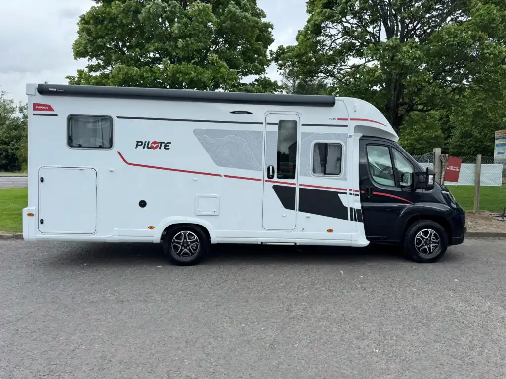 Pilote P740FGJ