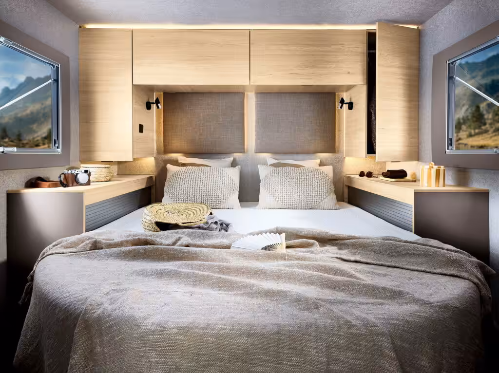 Itineo Famili MC740 Island Bed Layout