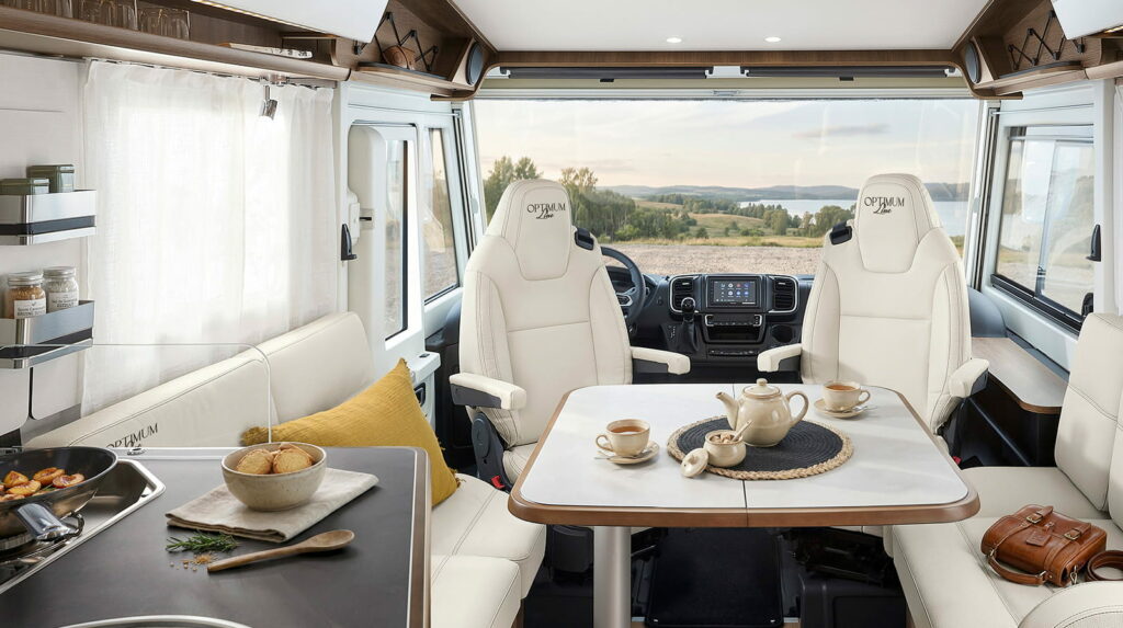 Rapido 896F Interior