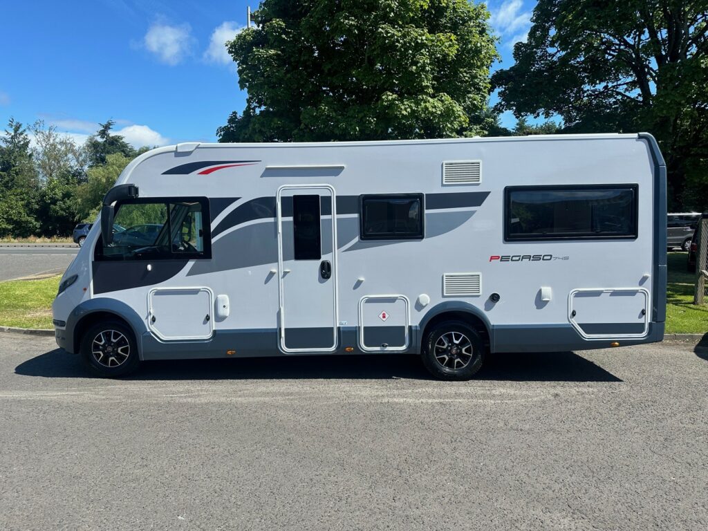 Roller Team Pegaso 745