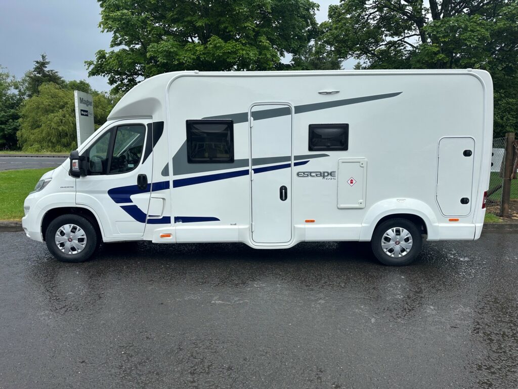 Swift Escape 695